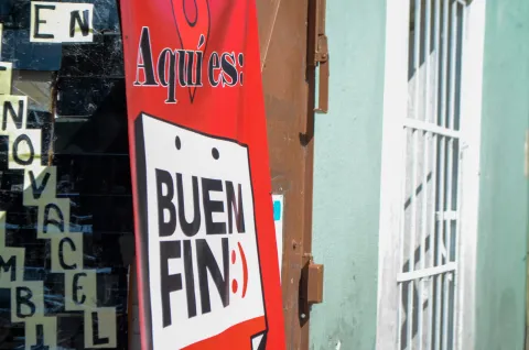 Participa en la edición 15ª edición del programa El Buen Fin, así como en su sorteo.