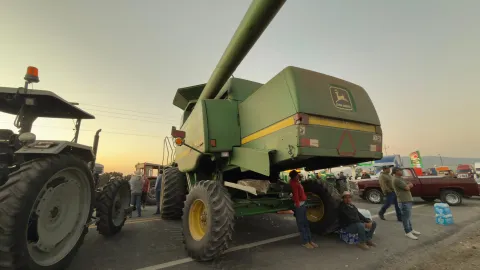 Se mantienen los bloqueos carreteros en varios estado del país.