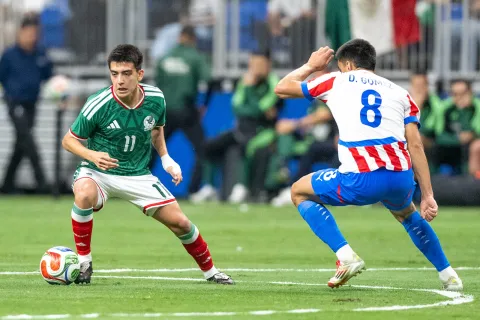 Sin idea, sin futbol, México pierde 2-1 ante Paraguay.