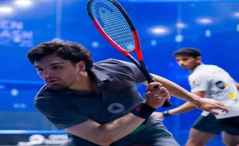 Leonel Cárdenas sigue entre los 12 mejores del mundo en squash.