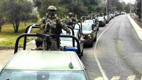 Sedena destaca tropas del Ejército y Guardia Nacional para plan de seguridad en Michoacán.