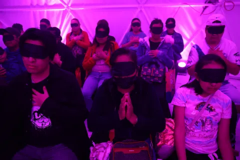 Este es el Domo Sensorial Navideño de Puebla Capital.