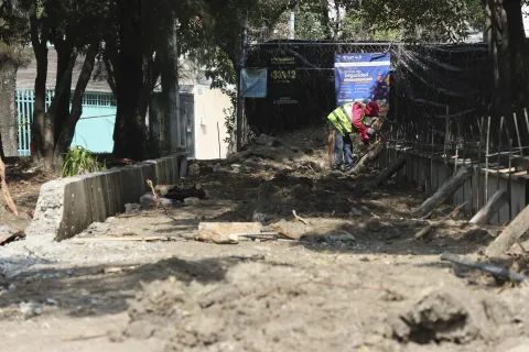 Remodelan parques en 9 Sur y Juan Pablo II en la ciudad de Puebla.