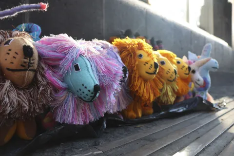 Desde Chiapas a Puebla: Artesanías bordadas de la familias Hernández.