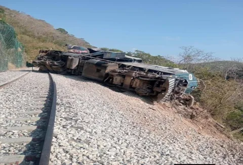 La FGR ya abrió una carpeta de investigación después del descarrilamiento del Corredor Interoceánico del Istmo de Tehuantepec.