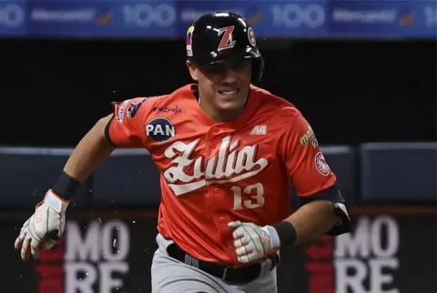 Eduardo Torrealba se fue de 5-3 con doble, par de anotaciones y par de producidas, en el triunfo de Zulia 14-7 sobre los Caribes.