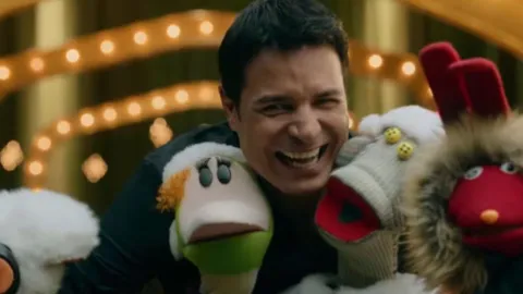 Chayanne y personajes de “31 Minutos” protagonizan un hilarante encuentro