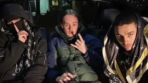 Timothée Chalamet aclara rumores y lanza canción con el rapero EsDeeKid