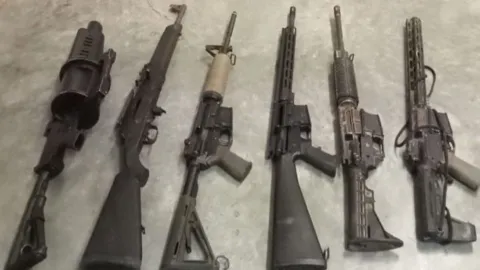 Vinculan a proceso a 2 ciudadanos de Guatemala por portación de armas