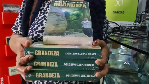 Alta demanda del libro "Grandeza" en Tlaxcala.