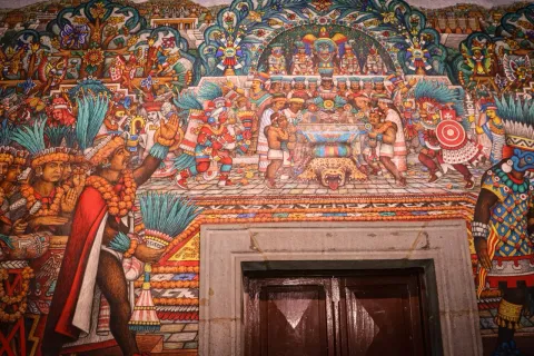 La historia de Tlaxcala, narrada por su propio autor en los murales del Palacio de Gobierno.