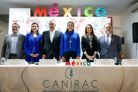 Sectur y CANIRAC presentan agenda estratégica para fortalecer el turismo gastronómico e integrar la Guía MICHELIN a la política turística.