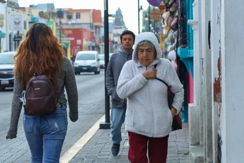 Autoridades de Protección Civil refuerzan llamado preventivo a la población ante lluvias intensas y descenso de temperaturas en el país.