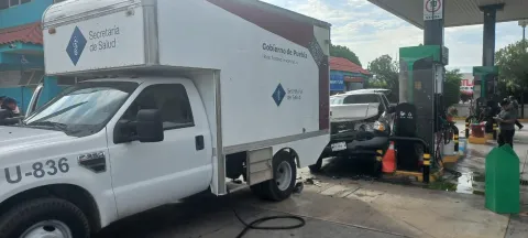 camioneta-gasolinería