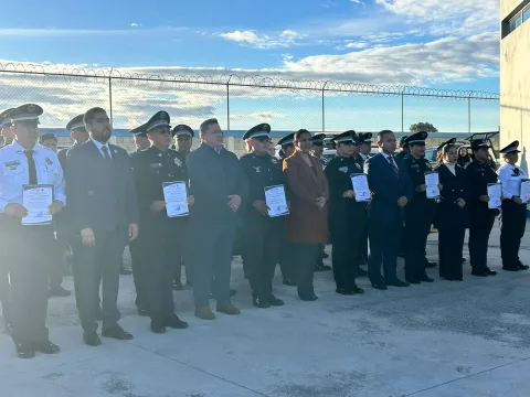 Entregan estímulos a policías de San Andrés Cholula, llegan 10 nuevos elementos.