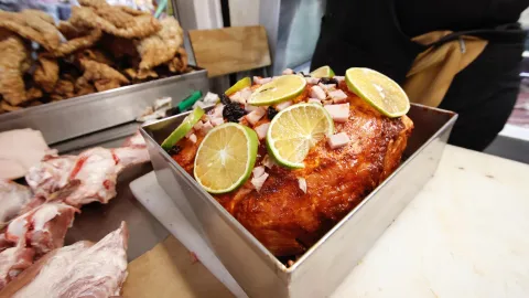 Venta de pierna y lomo para la cena navideña incrementa en Tlaxcala.