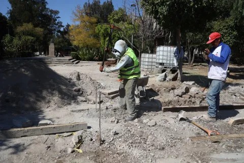 Realizan mantenimiento a parques de Puebla.