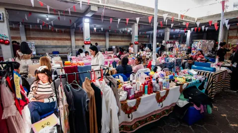 Expo-Bazar y venta de objetos variados crece en el centro de Tlaxcala.