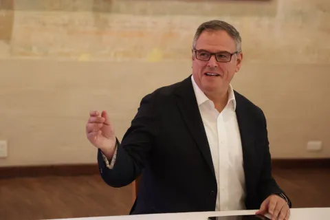 Herberto Rodríguez declina a la contienda del CCE Puebla.