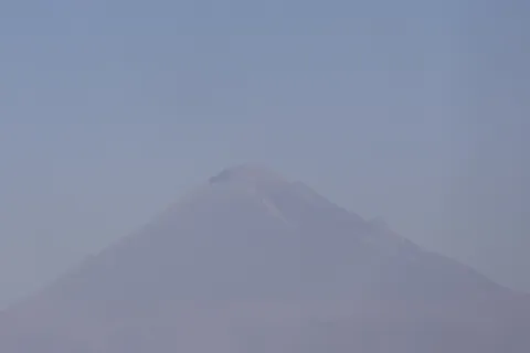 En total calma se encuentra el Volcán Popocatépetl en este Día de Reyes.