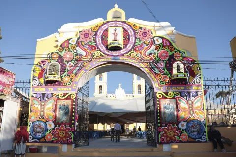 Se adorna la Capilla del Divino Salvador en Chachapa, Amozoc, por fiesta patronal.