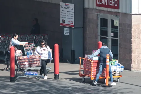 Compra de Roscas de Reyes en Costco de Puebla.
