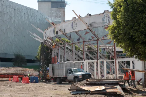 Demolición de la Plaza de Toros "El Relicario" en l ciudad de Puebla.