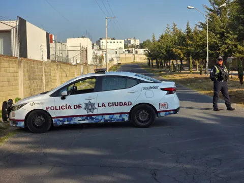 Localizan cuerpo sin vida en Camino al Batán en Puebla.