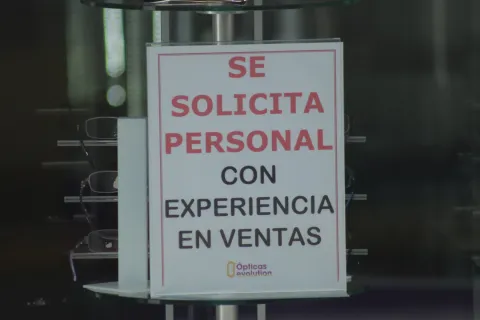 México cerró el 2025 con 33 millones de personas en la informalidad laboral, de acuerdo al reporte del Instituto Nacional de Estadística y Geografía (INEGI).