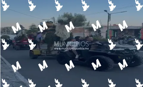 Los Reyes Magos entregaron regalos a habitantes de la comunidad de San Juan Tetla, Chiautzingo.