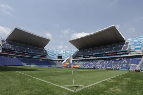 La Liga MX dio a conocer que el mantenimiento de la cancha del Estadio Cuauhtémoc avanza bien.