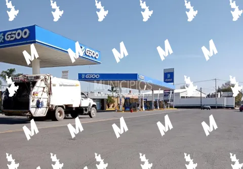 Sujetos desconocidos huyen sin pagar gasolina en San Martín Texmelucan.