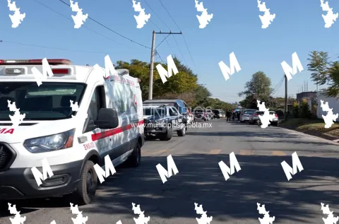 Vecinos de San Salvador El Verde interrumpieron en la vivienda de un abogado paga exigirle la entrega de diversos documentos de trámites.