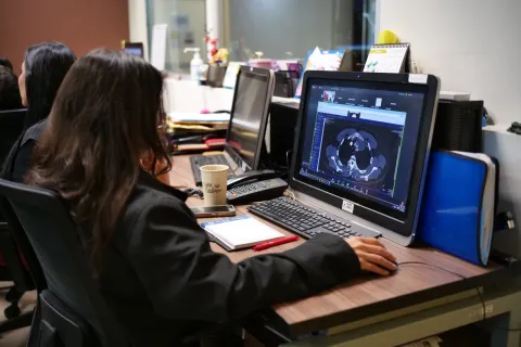 INER utiliza inteligencia artificial para impulsar detección temprana de cáncer de pulmón.