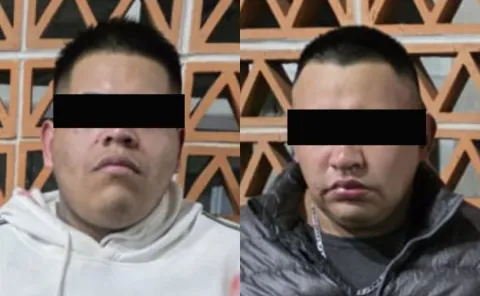 En la alcaldía Iztapalapa, personal de la SSC detuvo a dos hombres señalados como posibles responsables de agredir con disparos de arma de fuego a dos hombres que perdieron la vida.