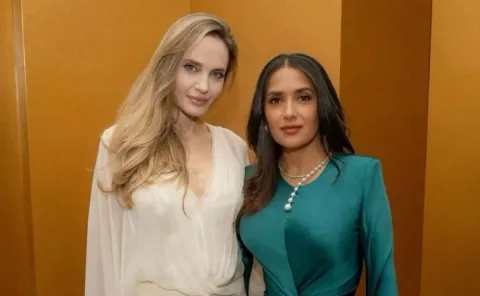 Angelina Jolie y Salma Hayek, estarían nuevamente juntas en un filme.