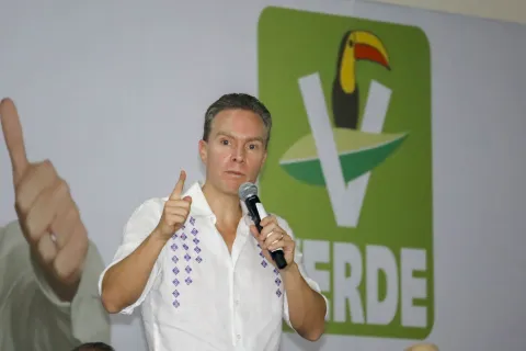 Coordinador del Partido Verde Ecologista de México en el Senado, Manuel Velasco Coello.