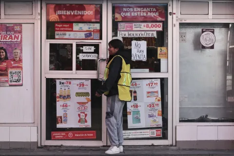 "No hay servicio": algunas tiendas Oxxo suspenden operaciones.