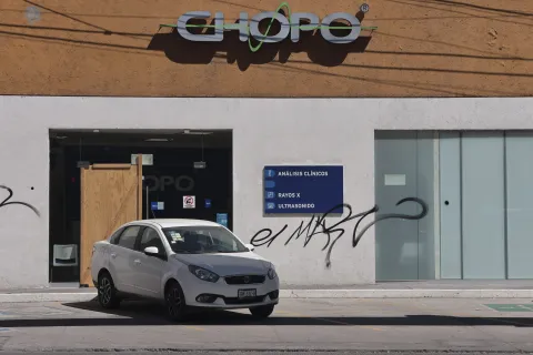 Cristalazo a Laboratorios del Chopo en Xanenetla, Puebla.