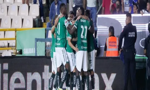 Con problemas, pero León venció 2-1 a Santos.