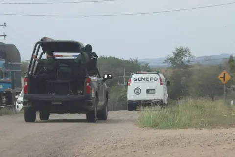 FGR identifica cinco cuerpos de trabajadores de mina secuestrados en Sinaloa.