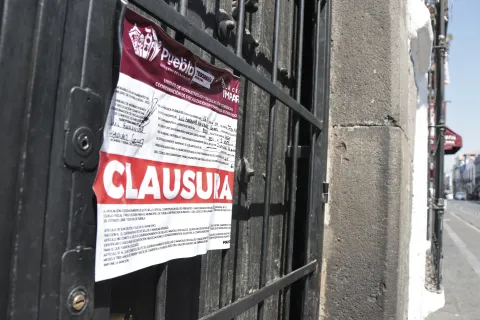 Sala de Despecho la libra; Ayuntamiento de Puebla clausura cinco bares.