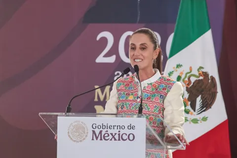 Claudia Sheinbaum Pardo comentó que fue Adán Augusto López Hernández quien decidió dejar la coordinación de Morena en el Senado de la República.