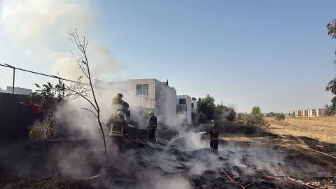 Efectivos de PC de Puebla controlan incendio en Misiones de San Francisco.