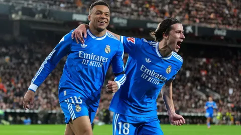 Real Madrid ganó como visitante por marcador de 2-0 a Valencia.