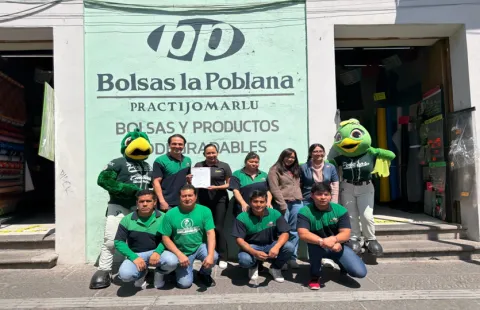Pericos y bolsas poblanas a favor del medio ambiente.