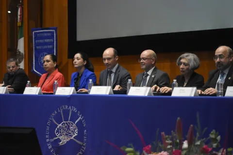 Instituto Nacional de Neurología y Neurocirugía celebra 62 años y clausura su ciclo académico 2026.