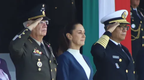 sheinbaum-militares