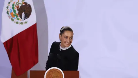 sheinbaum-negro-c.oscuro