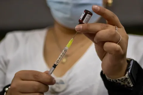 Plan México impulsa producción local e innovación en vacunas de ARN mensajero.